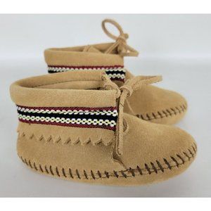 Minnetonka Moccasins 1101 - Infants Braid on Cuff Bootie‎ Tan Suede Leather sz 5